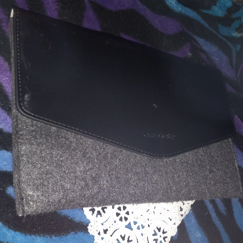 LAST CHANCE SALE ONLY $8 Black & Gray Samsonite Lenovo 7